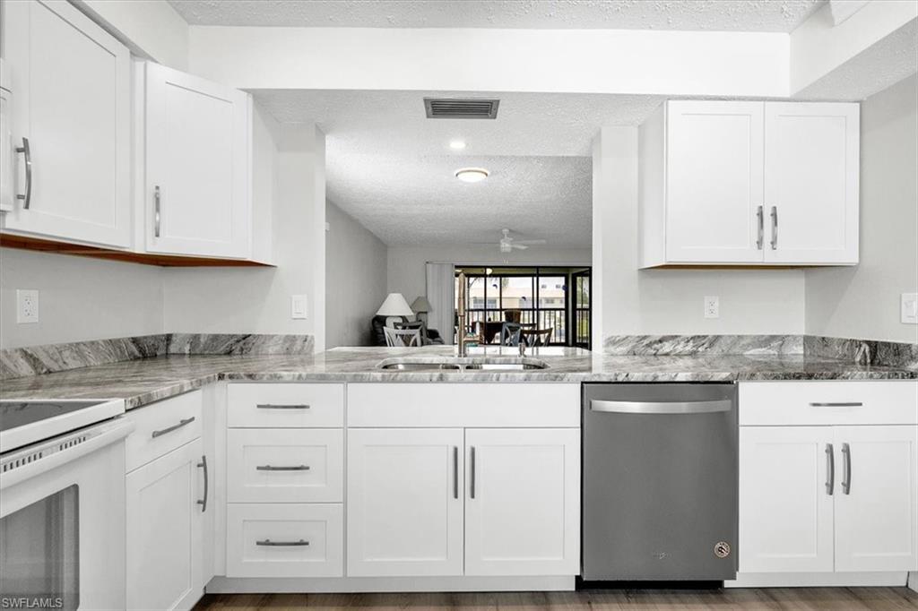 3631 SE 10th AVE 201 photo 18