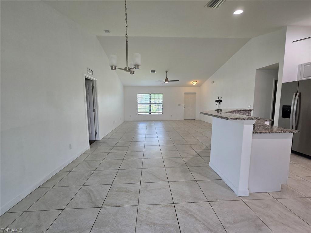 329 SW 21st LN photo 6