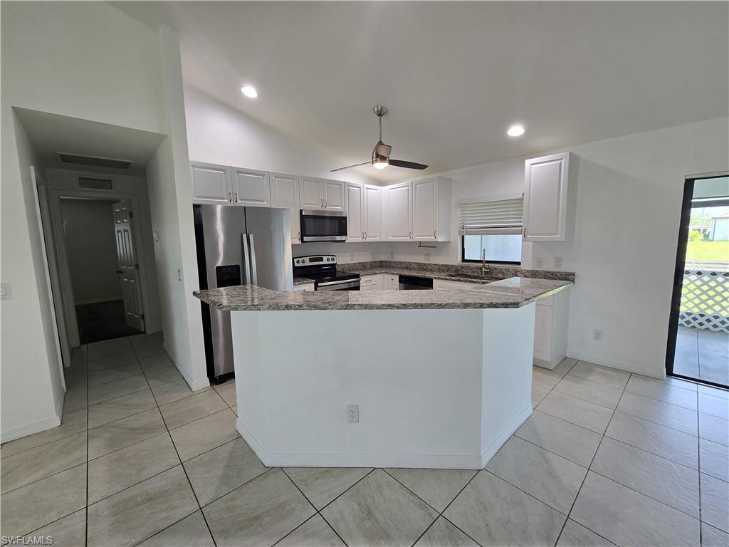 329 SW 21st LN photo 8