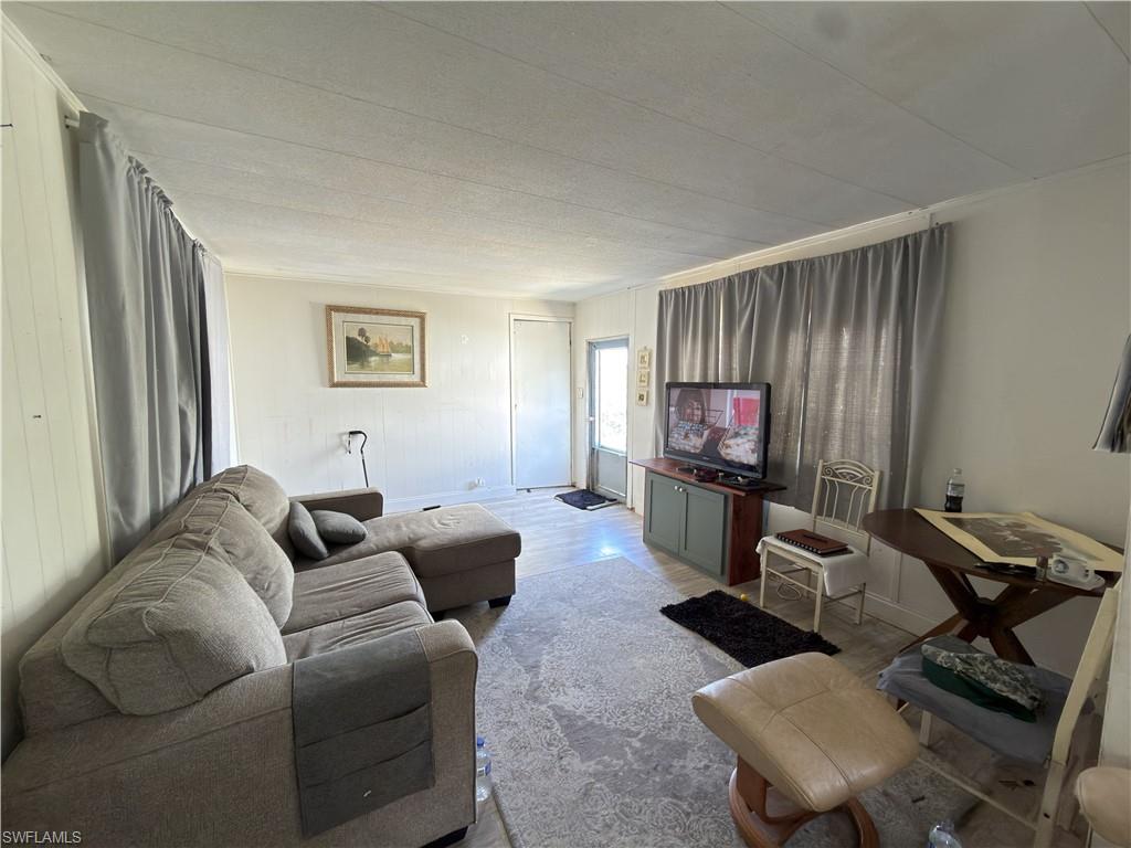 109 Enchanting BLVD