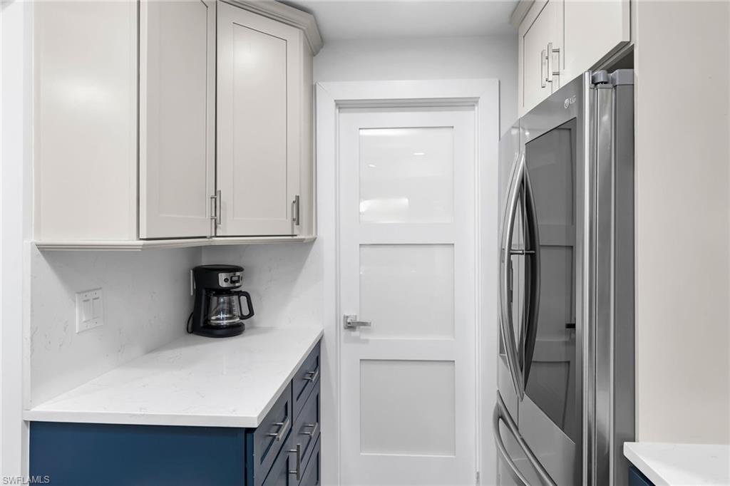591 Seaview CT A402 photo 7