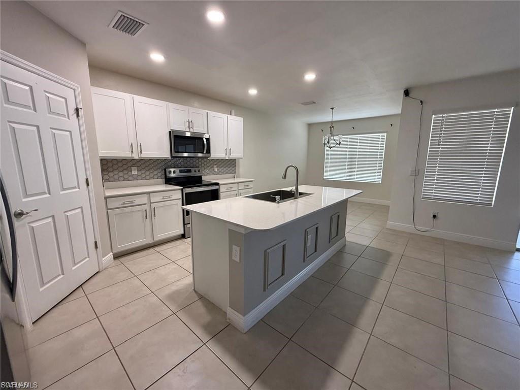 635 NE 6th PL