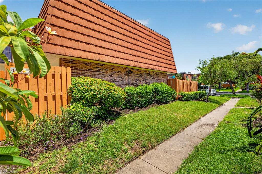 1448 Park Shore CIR 2