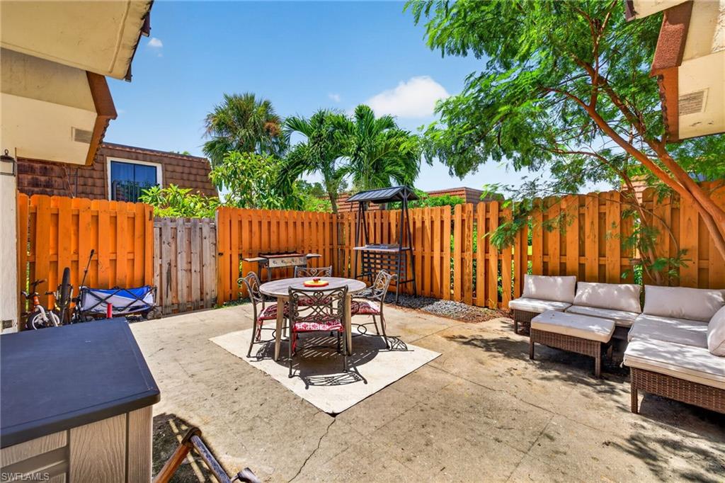 1448 Park Shore CIR 2 photo 21