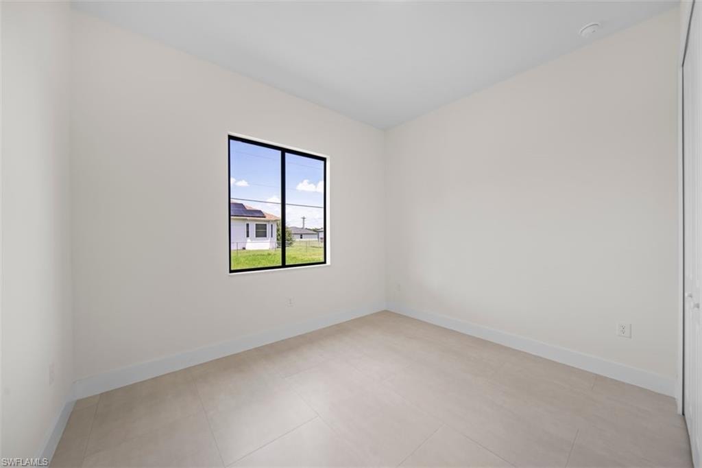 29 Trafalgar PKWY photo 27