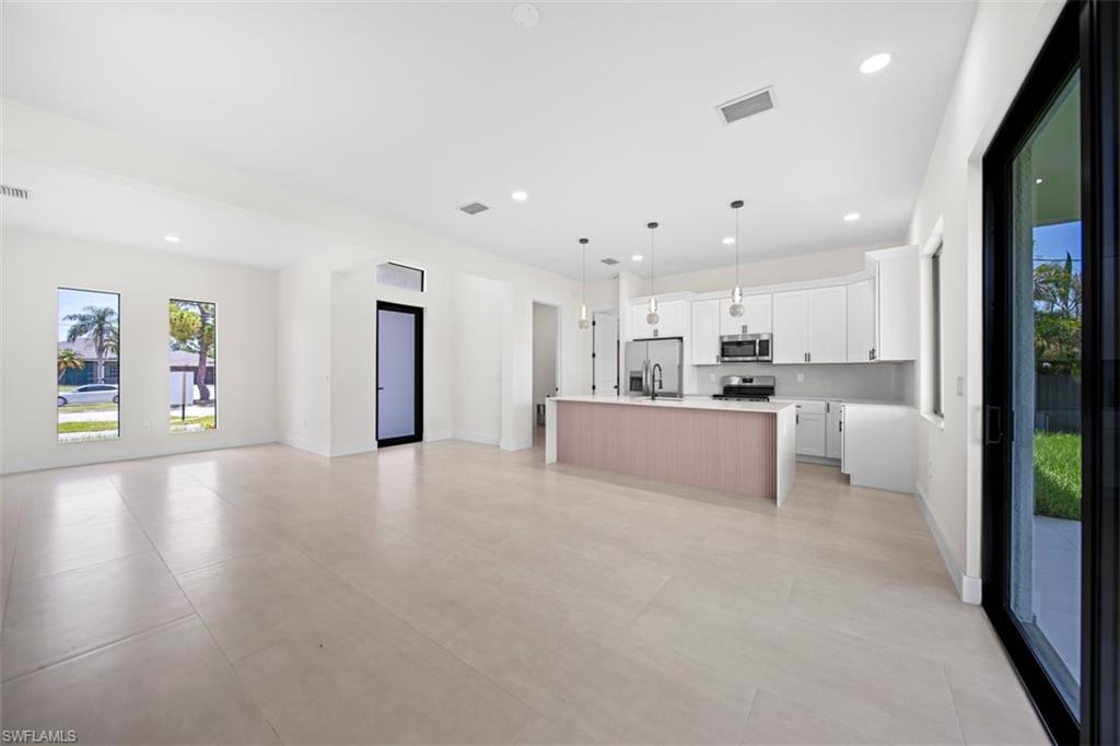 29 Trafalgar PKWY photo 8