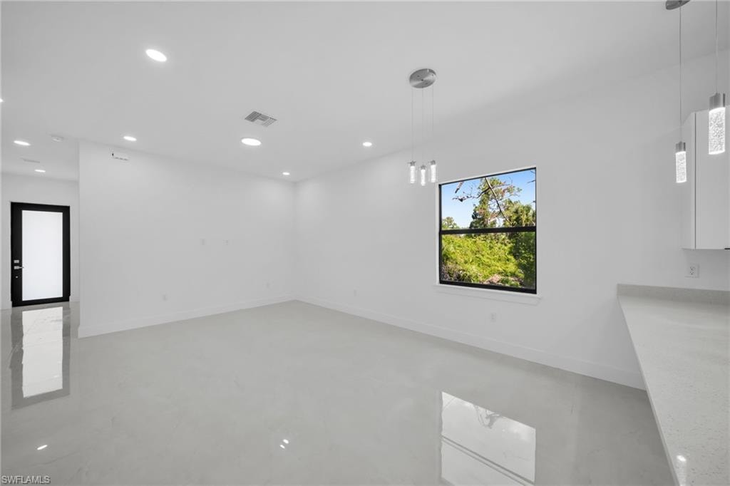 347 Columbus BLVD photo 14