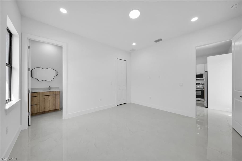 347 Columbus BLVD photo 18
