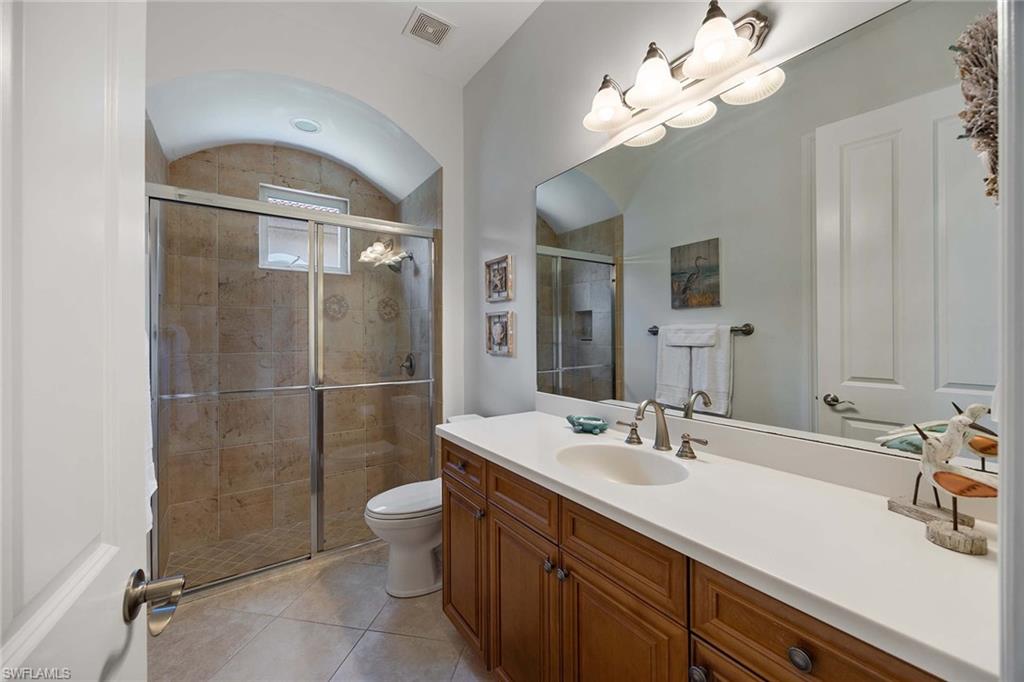 8902 Shenendoah CIR photo 18