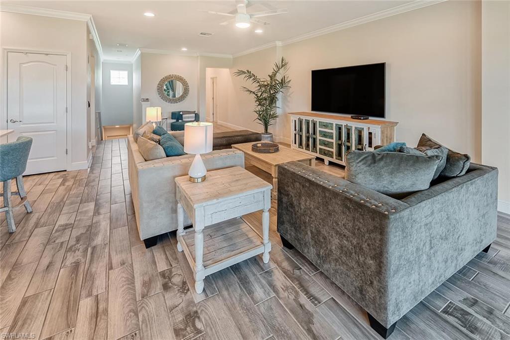6960 Avalon CIR 807
