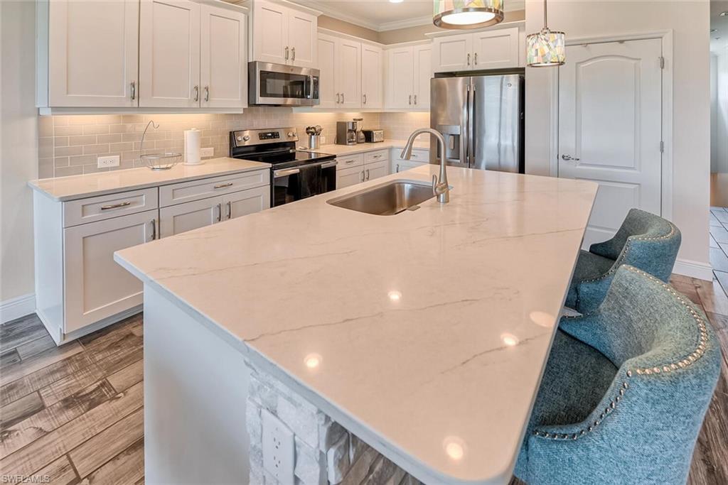 6960 Avalon CIR 807 photo 9