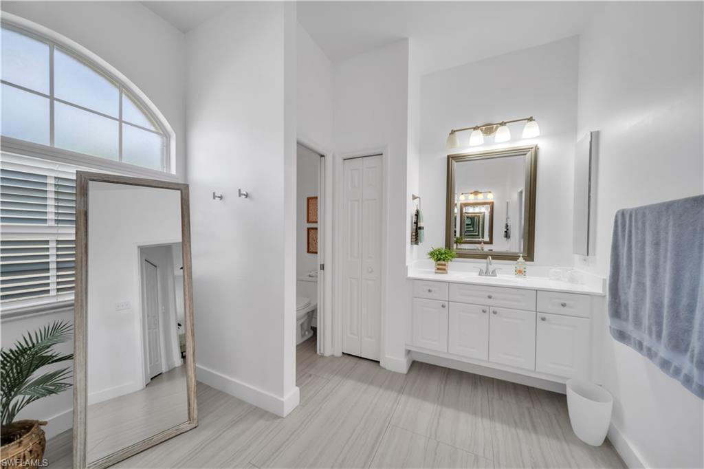 11142 Lakeland CIR photo 16
