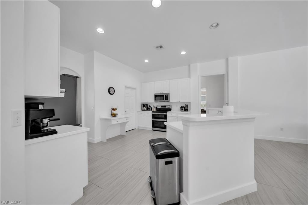 11142 Lakeland CIR photo 31