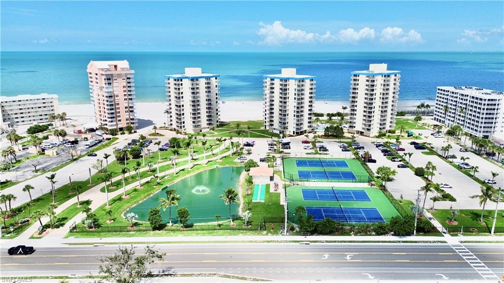 Large complex 3 buildings tennis, pickleball