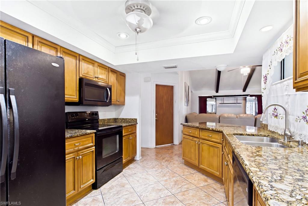 From casual breakfasts to entertaining a crowd, this kitchen is ready to be the heart of your new home.