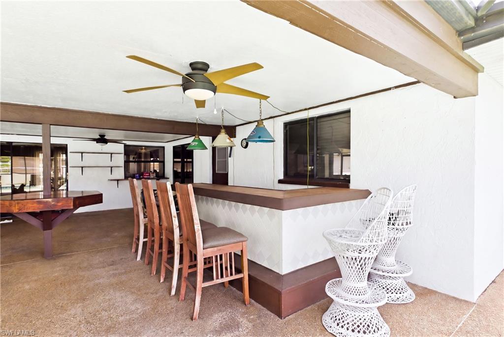 From pool days to evening get-togethers, this outdoor bar makes entertaining effortless.