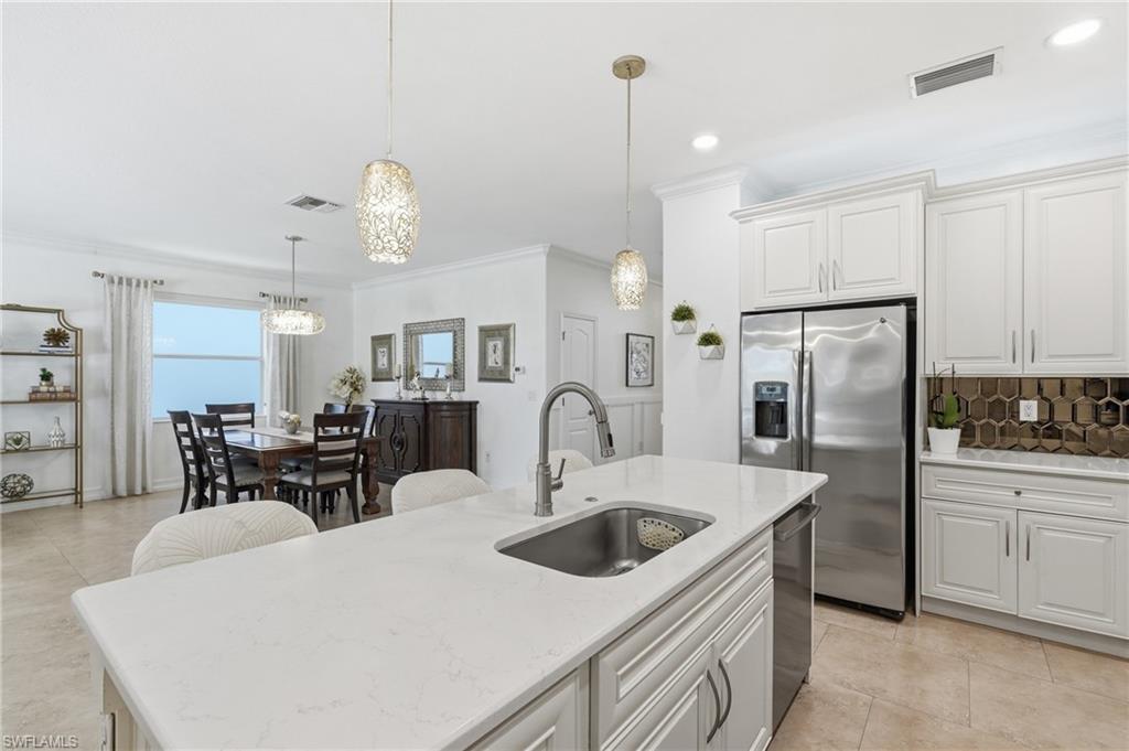 2390 Heydon CIR E photo 12
