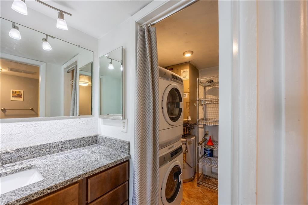 6777 Winkler RD K 130 photo 26