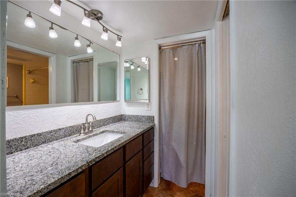 6777 Winkler RD K 130 photo 24