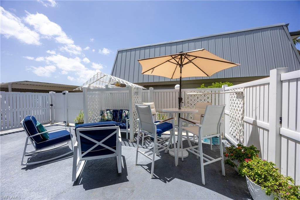 6777 Winkler RD K 130 photo 29