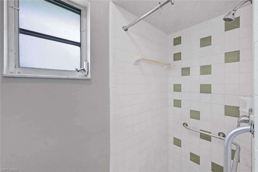206 SE 46th TER photo 30