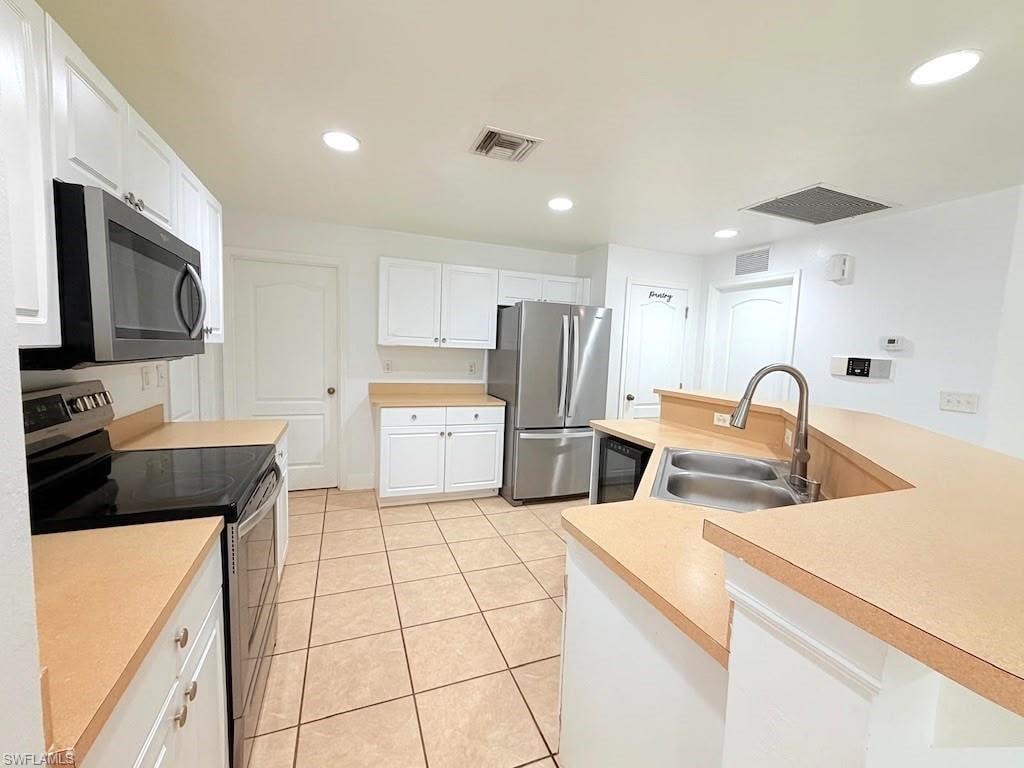 2020 NW 16th TER photo 9