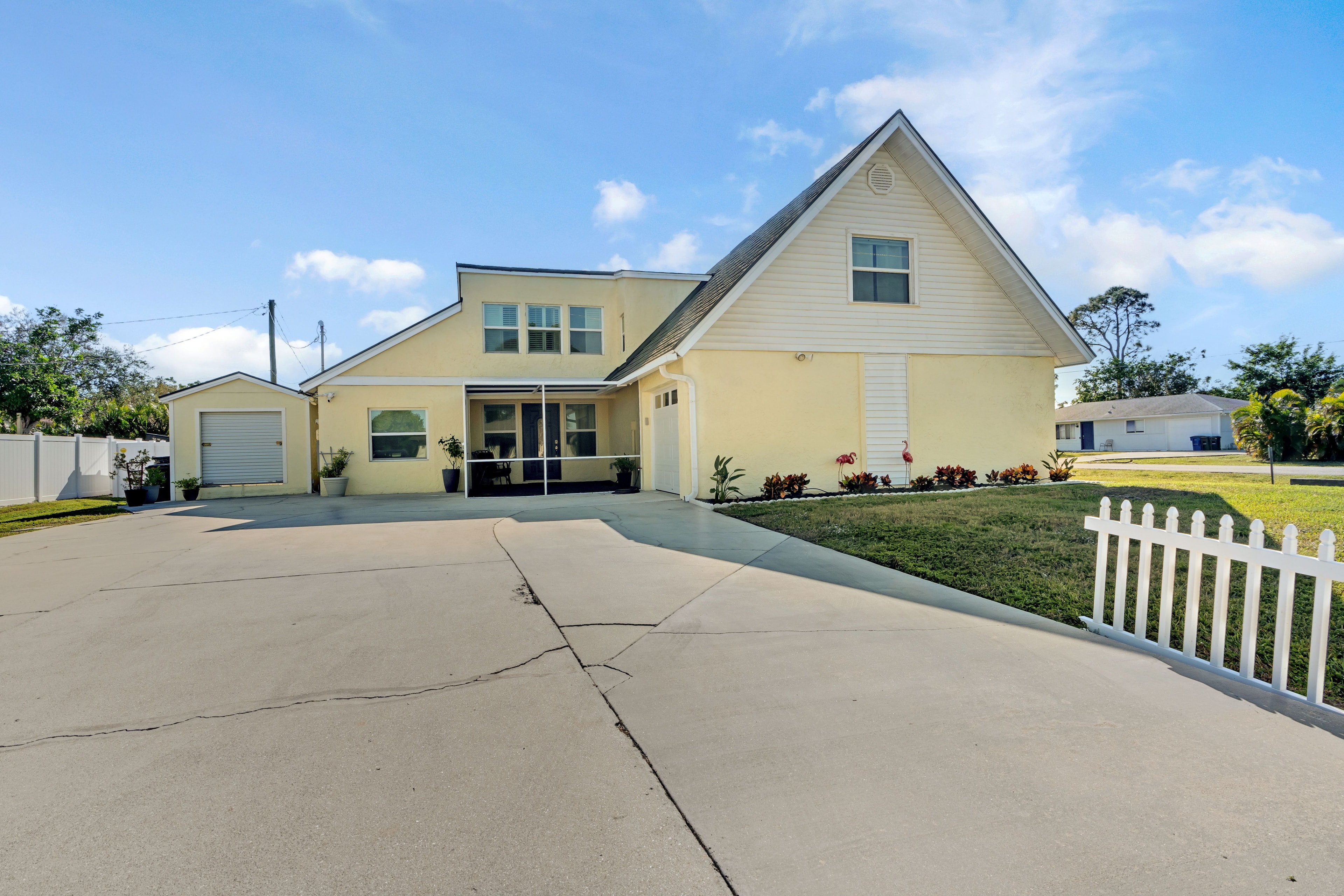 9164 Pineapple Rd
